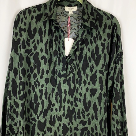 UMGEE Animal Print V-Neck Collar Tunic--Only Small  Left - Picture 6 of 11
